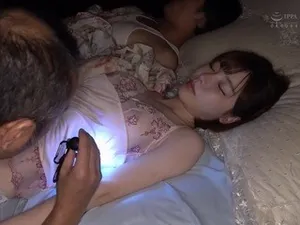 CEMD-240, CEMD-240 Hàng xóm Hikigoshi Yue Otsuki Wakasa Cô gái đĩ Cám dỗ 3 Minami Yuki