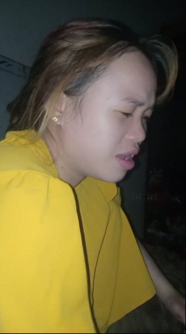 Người chồng thất nghiệp, vợ đi làm thêm và cậu sinh viên may mắn